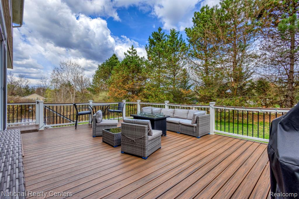 18 Wildrose Drive, White Lake, MI — Photo 35