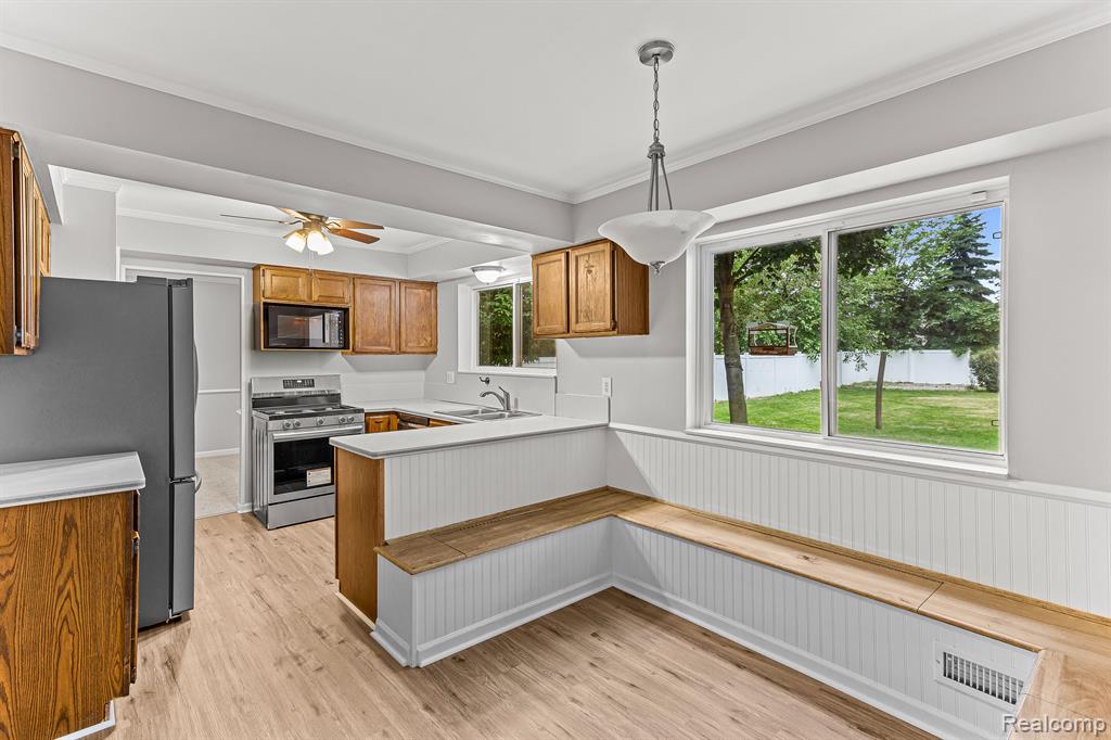 43300 OAKBROOK Court, Canton, MI 48187 — Photo 8