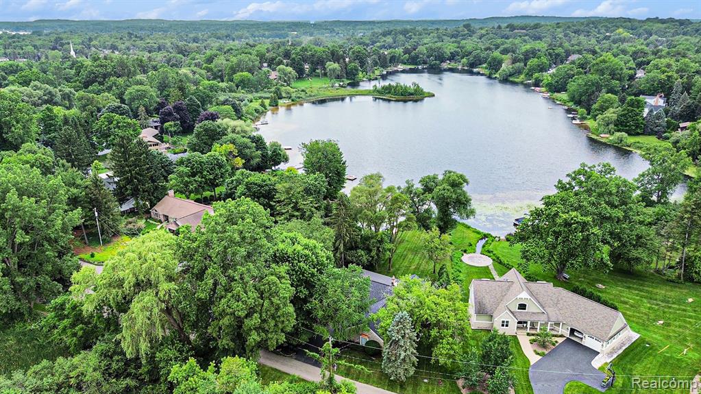 6823 Park Lake Drive, Clarkston, MI — Photo 2