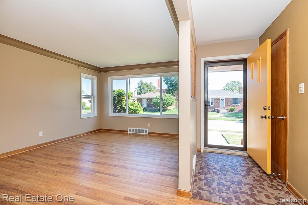 8272 Racine Road, Warren, MI 48093 — Photo 3