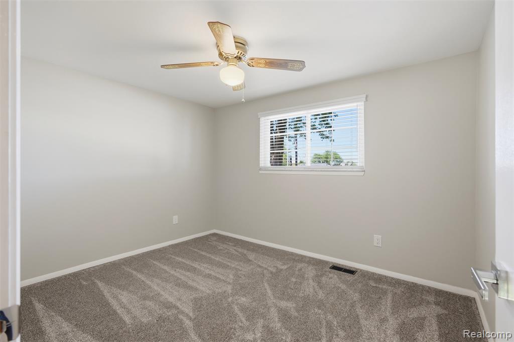 5159 Lewis Drive, Sterling Heights, MI 48310 — Photo 38