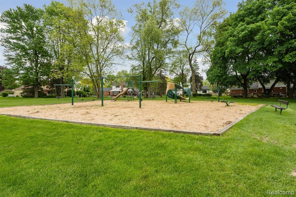 41988 BAINTREE Circle, Northville, MI 48168 — Photo 64