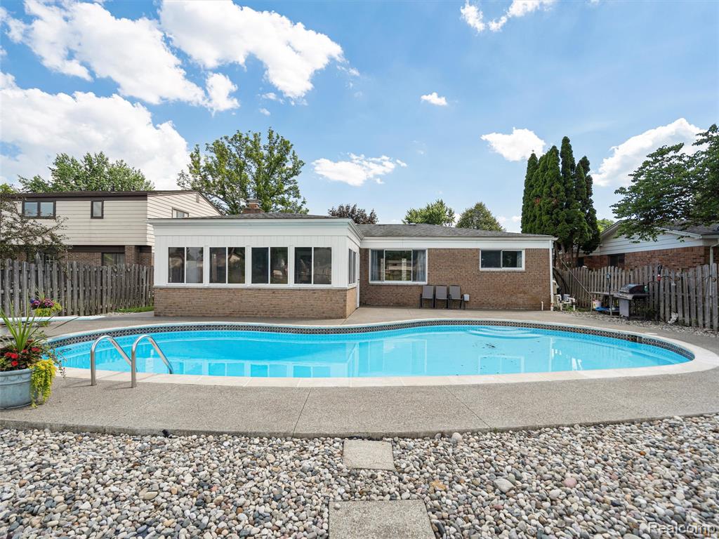 4971 Chadbourne Drive, Sterling Heights, MI 48310 — Photo 11
