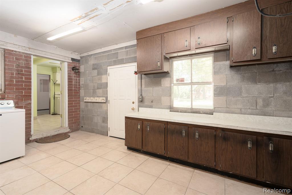426 Driftwood Avenue, Rochester Hills, MI 48307 — Photo 25