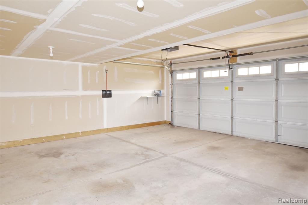 751 PAINT CREEK Drive, Troy, MI 48085 — Photo 28