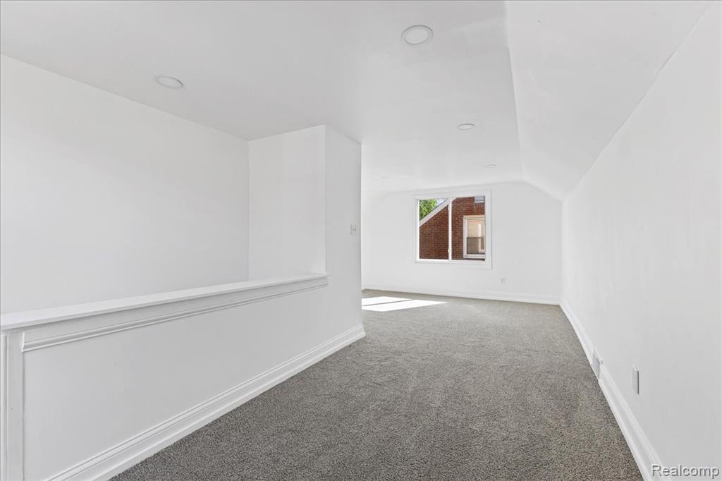 11729 Sanford Street, Detroit, MI 48205 — Photo 17