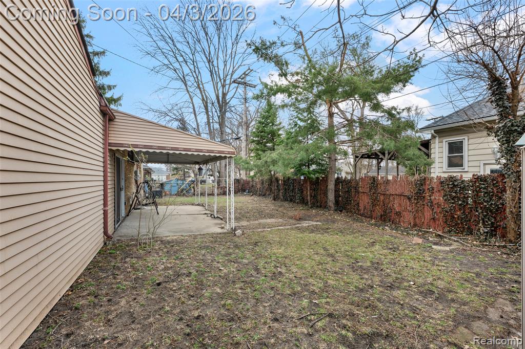 516 E Woodward Heights Boulevard, Hazel Park, MI 48030 — Photo 2