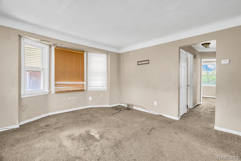 18505 Ashton Avenue, Detroit, MI 48219 — Photo 6