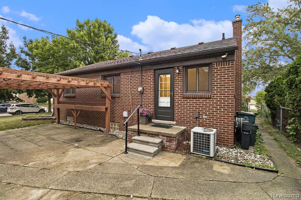 947 N Main Street, Clawson, MI — Photo 31