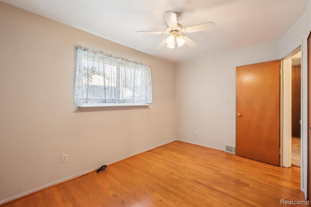 683 Clara Avenue, Pontiac, MI 48340 — Photo 14