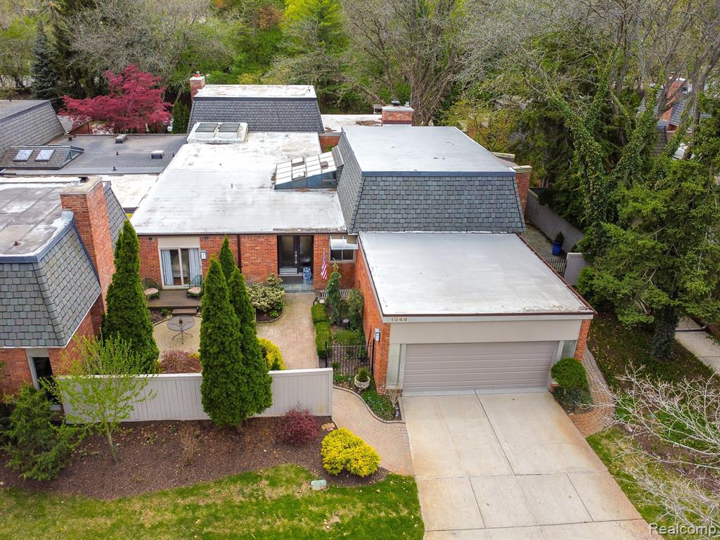 1049 STRATFORD Lane, Bloomfield Hills, MI 48304 — Photo 43