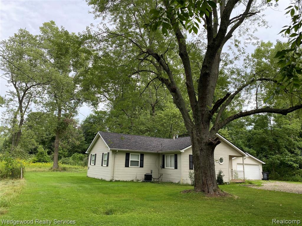 364 James Court, Lake Orion, MI 48362