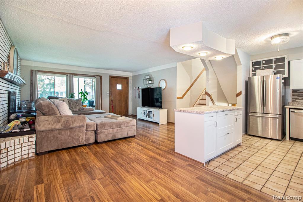 1255 GAULT Drive, Ypsilanti, MI 48198 — Photo 14