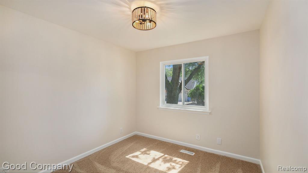 7250 SANDY BEACH Drive, Waterford, MI — Photo 16