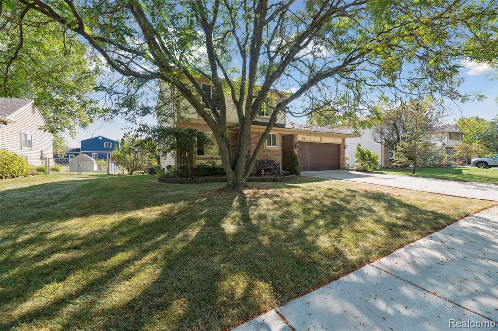 1796 Oakview Drive, Canton, MI 48187 — Photo 2