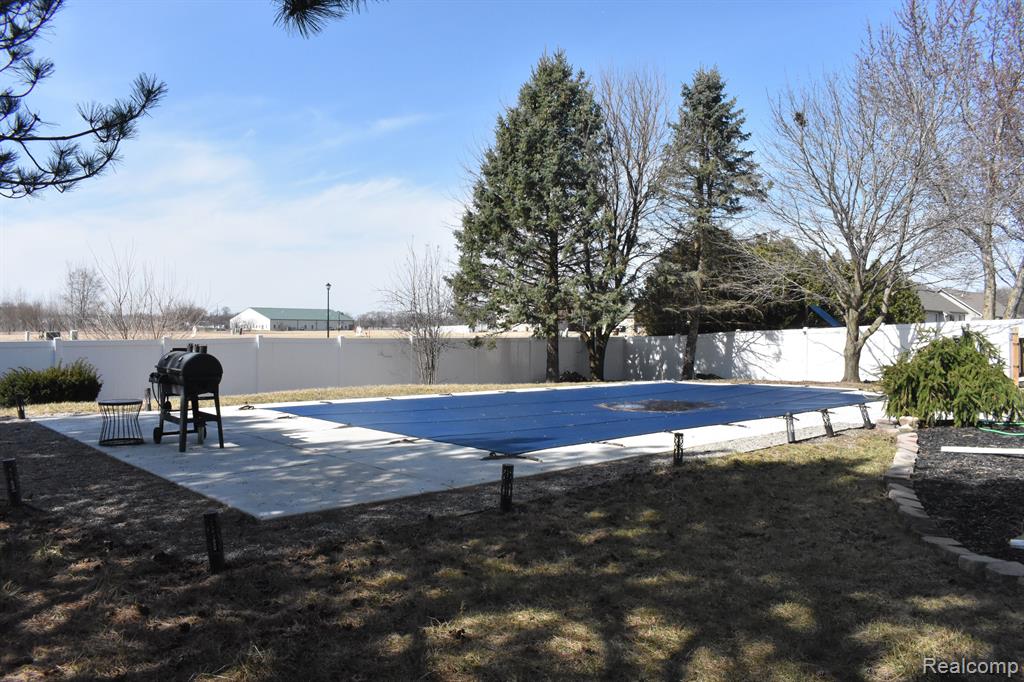 810 CARRINGTON Boulevard, Monroe, MI 48161 — Photo 71