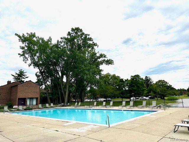3045 LINDENWOOD Drive, 108, Dearborn, MI 48120 — Photo 29