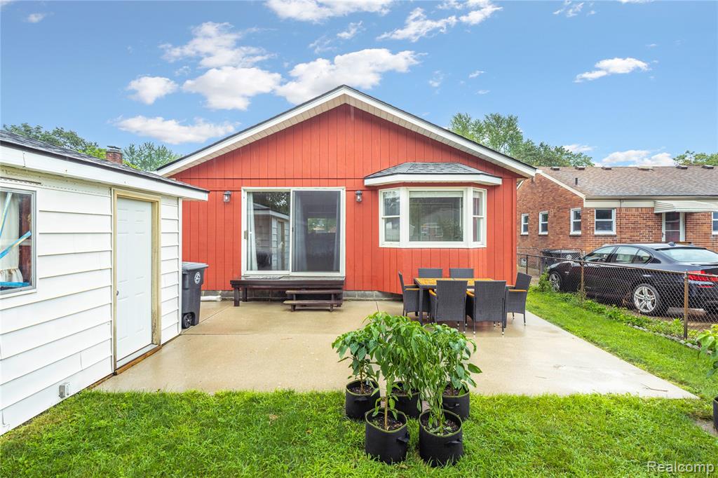 9939 Deering Street, Livonia, MI 48150 — Photo 44