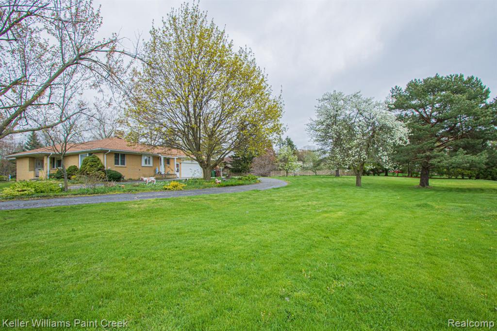 53330 SCHOENHERR Road, Shelby Twp, MI 48315 — Photo 36