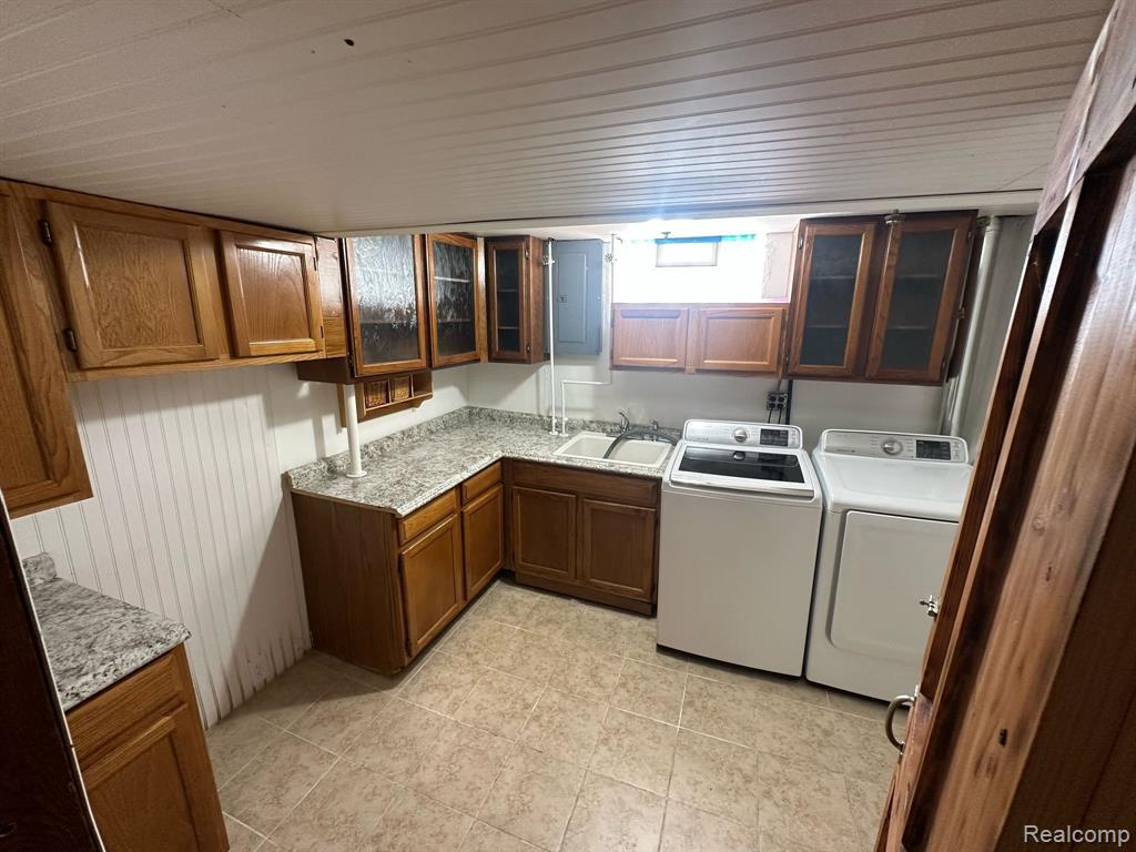 7107 N BEECH DALY Road, Dearborn Heights, MI 48127 — Photo 4