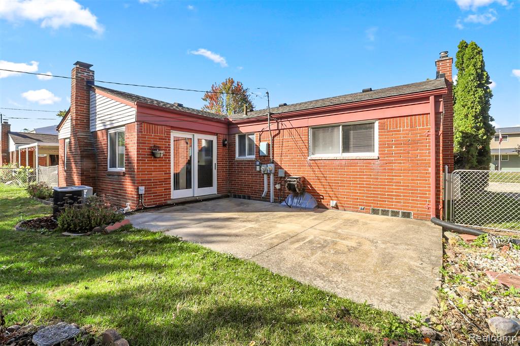 740 Sheffield Drive, Madison Heights, MI 48071 — Photo 24