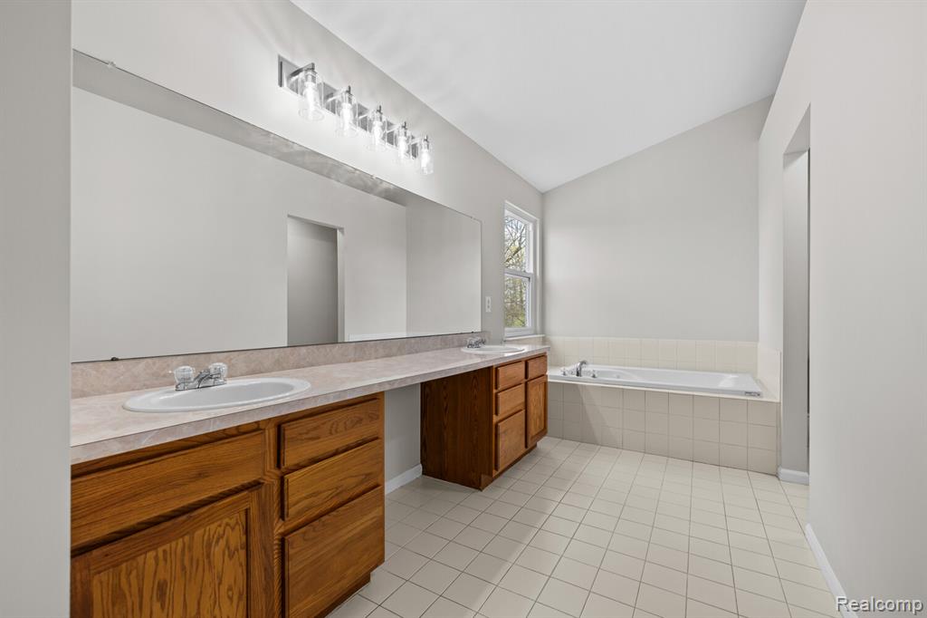 43529 S Timberview Drive, Van Buren, MI 48111 — Photo 15