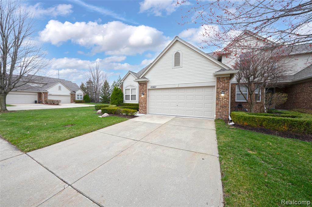 45467 Coachfort Drive, Macomb, MI 48044 — Photo 31