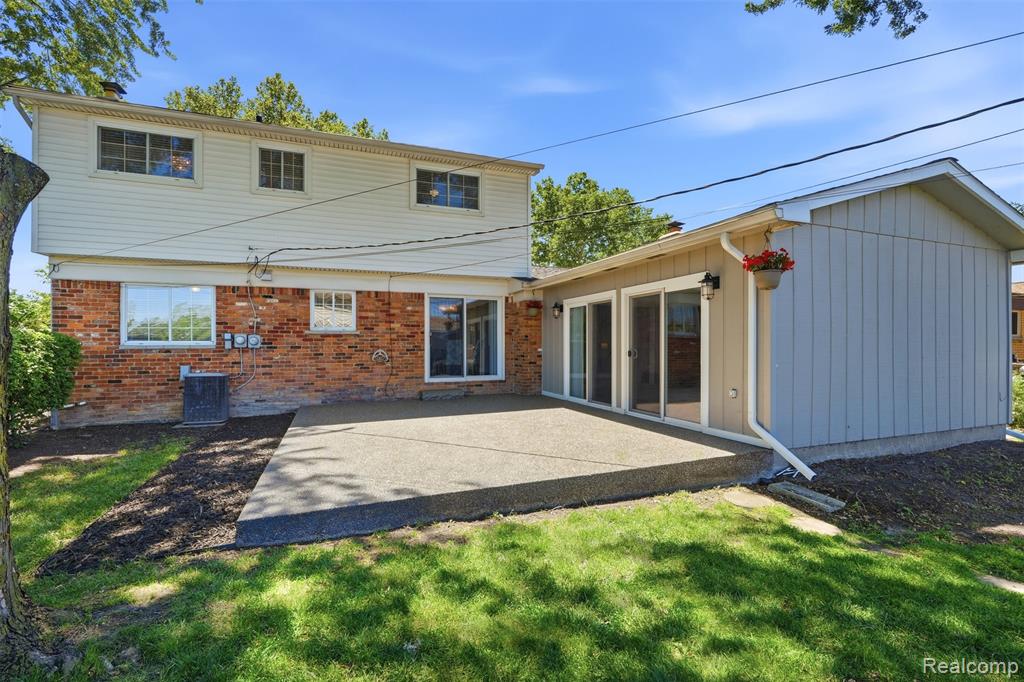 5159 Lewis Drive, Sterling Heights, MI 48310 — Photo 9