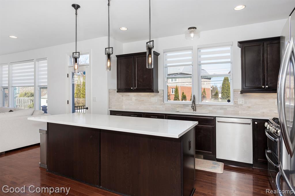 707 GOLF Avenue, Royal Oak, MI 48073 — Photo 16