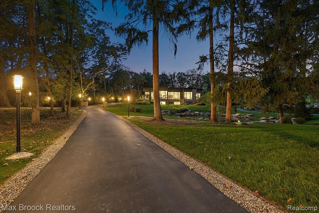 4890 Charing Cross Road, Bloomfield Hills, MI 48304 — Photo 48
