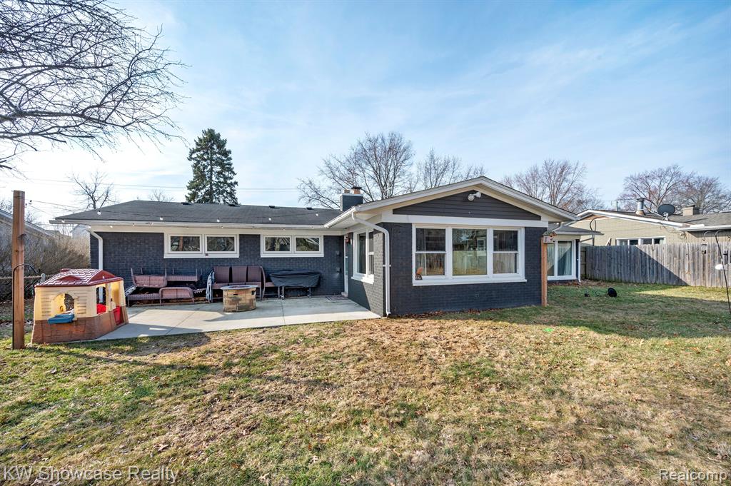 8634 GOLFSIDE Drive, Commerce Twp, MI 48382 — Photo 4