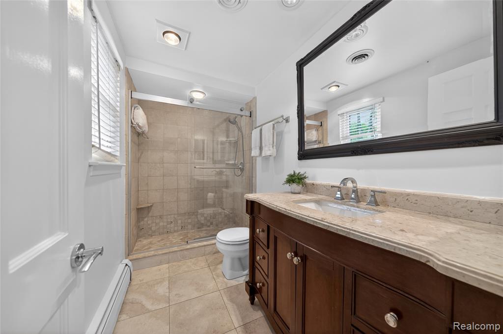 3717 Tyrconnel Court, West Bloomfield, MI 48323 — Photo 24