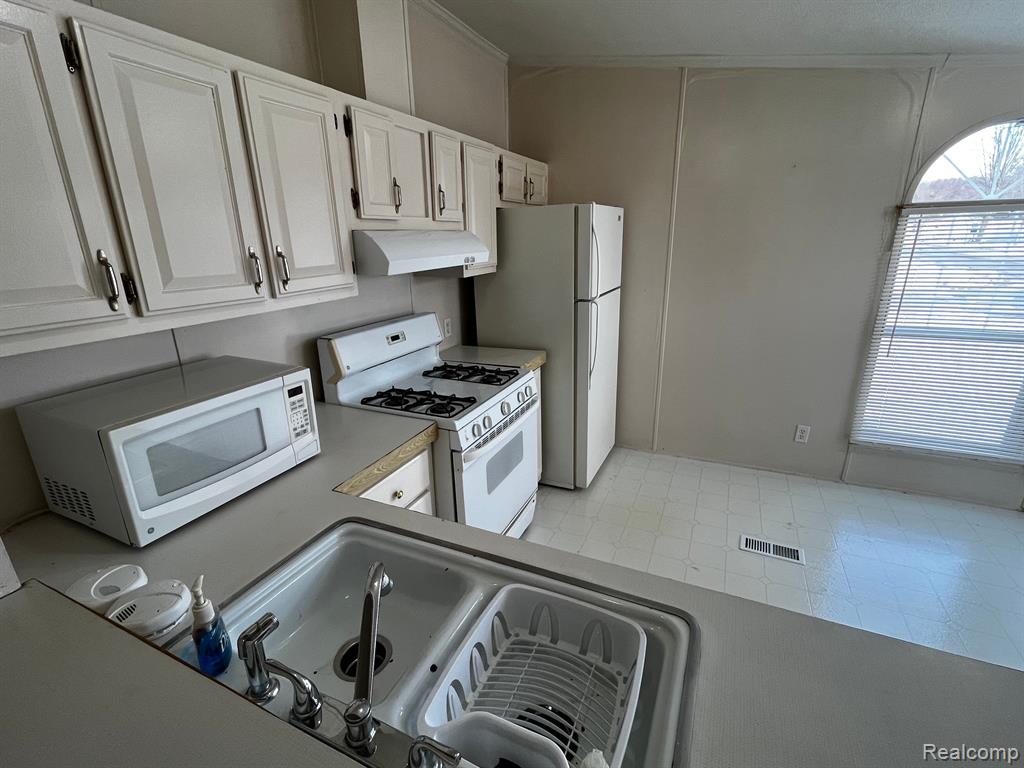 7001 BRIDES BAY Court, Ira, MI — Photo 5