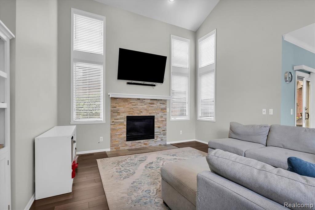 54745 Four Seasons Drive, Utica, MI 48316 — Photo 5