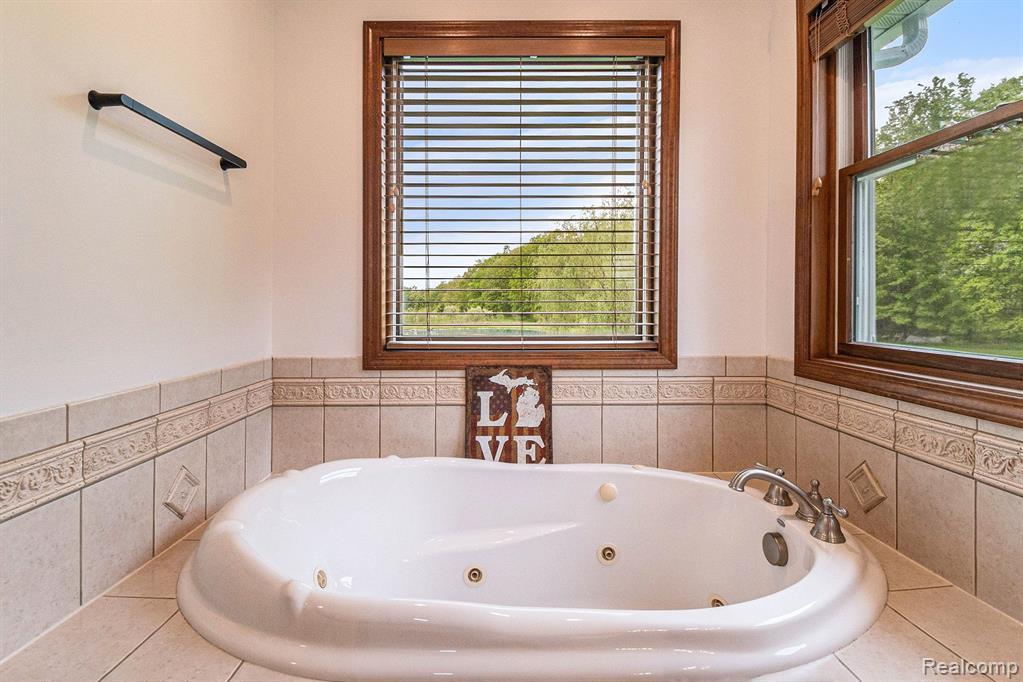 4024 AUSTIN Court, Lapeer, MI 48446 — Photo 13