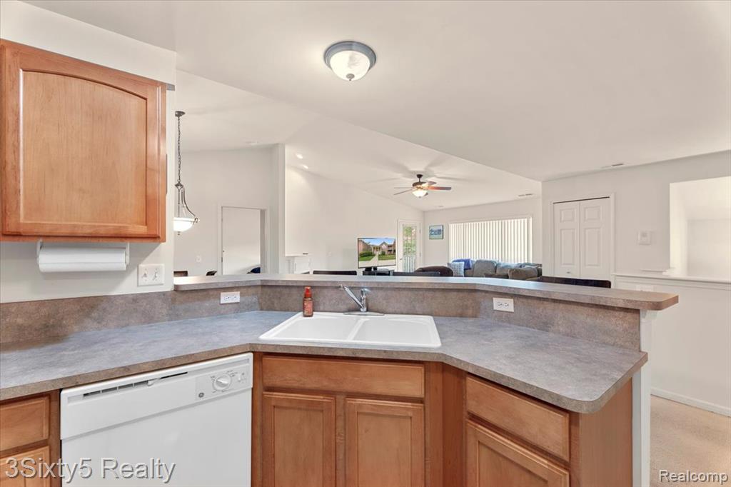 539 Mulberry Street, 59, Wyandotte, MI 48192 — Photo 14