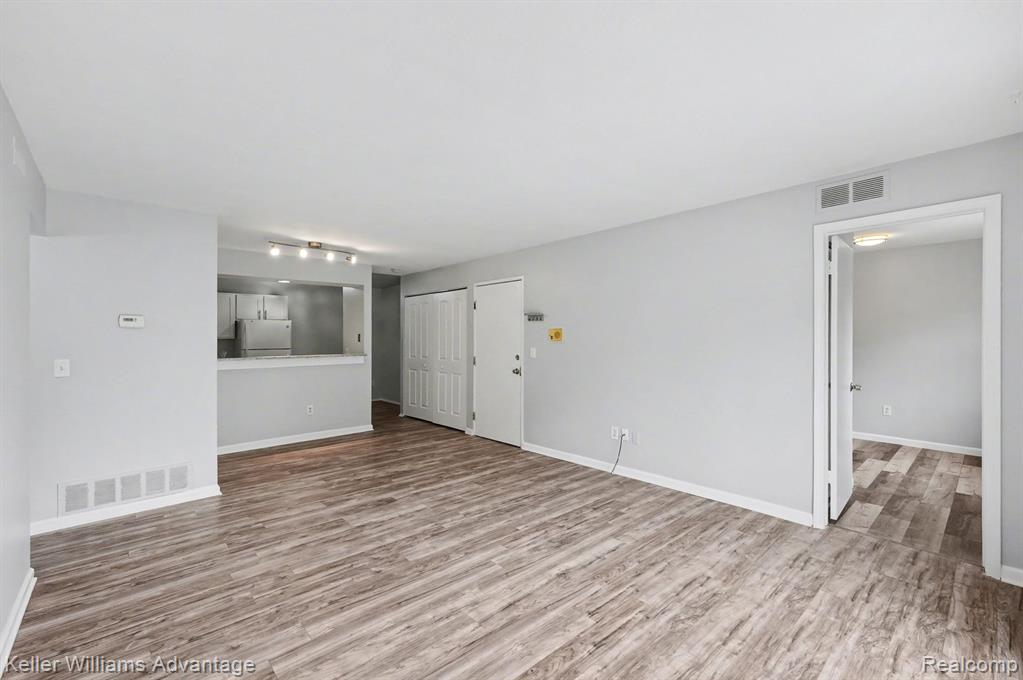 833 Bloomfield Village Boulevard, H, Auburn Hills, MI 48326 — Photo 5