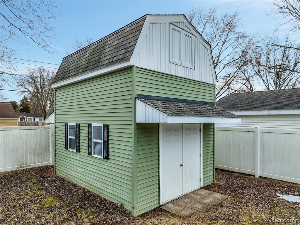 7464 S SHAKER Drive, Waterford, MI 48327 — Photo 7