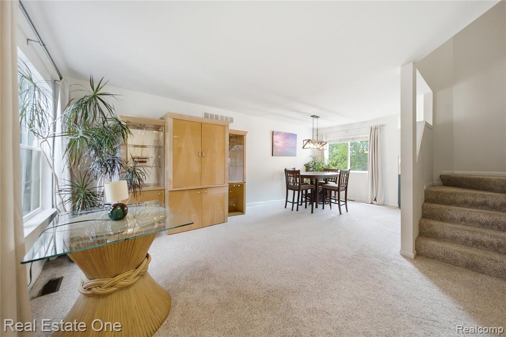 8576 Barrington Drive, Ypsilanti, MI 48198 — Photo 5