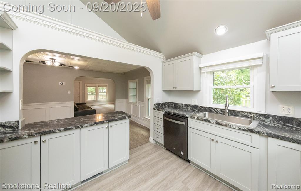 810 Beardon, Lake Orion, MI 48362 — Photo 19