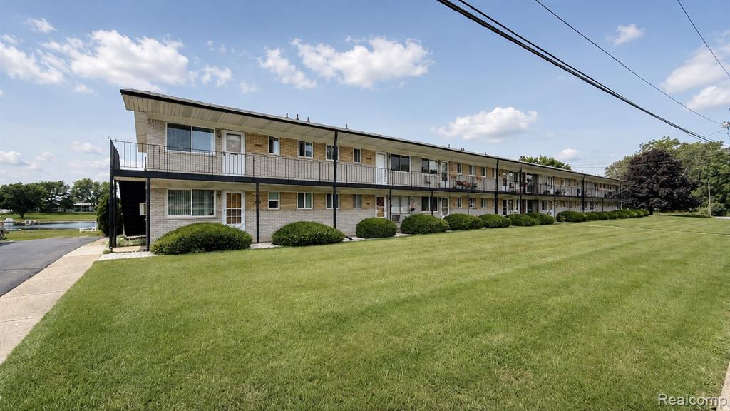 26945 Milford Road, 34, South Lyon, MI 48178