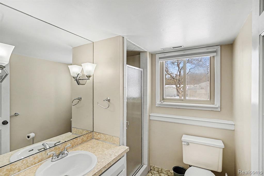 11299 Manchester Drive, Fenton, MI 48430 — Photo 9
