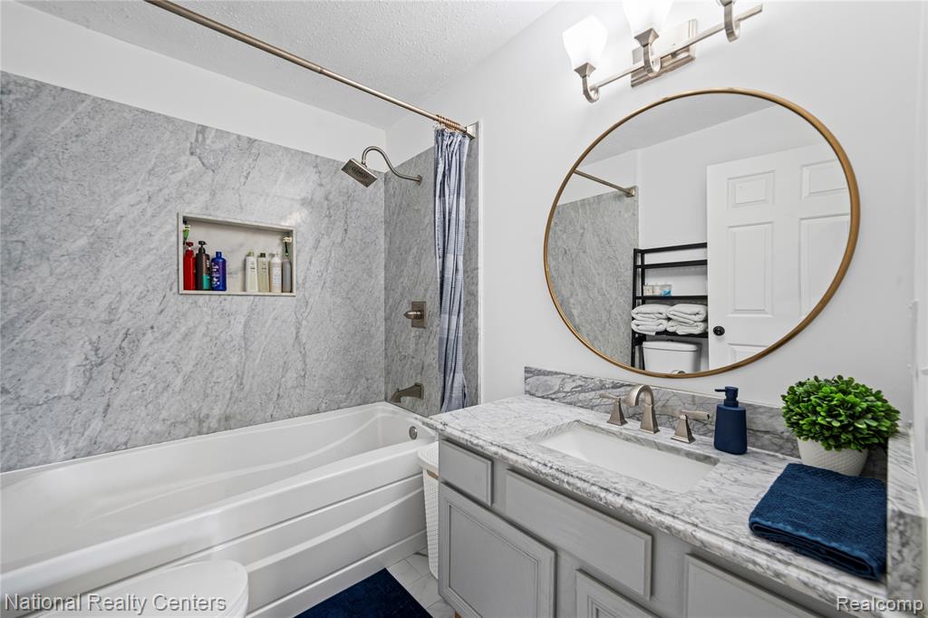 45750 Prairiegrass Court, 4, Belleville, MI 48111 — Photo 17