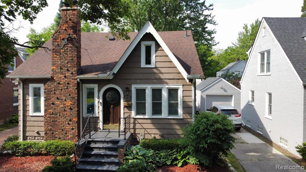 95 MAPLETON RD Road, Grosse Pointe Farms, MI 48236 — front exterior