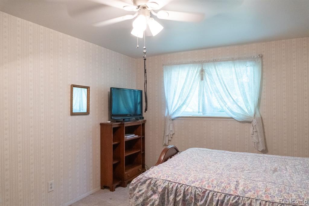 8362 LAKEVIEW Drive, Ypsilanti, MI 48198 — Photo 15