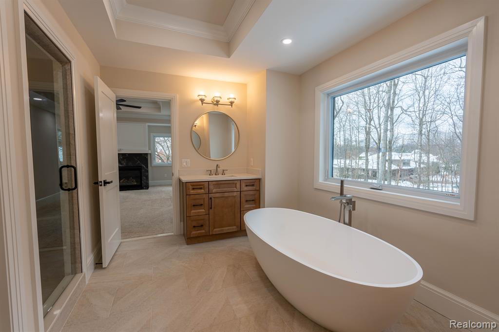 9033 DEERWOOD Road, Clarkston, MI 48348 — Photo 35
