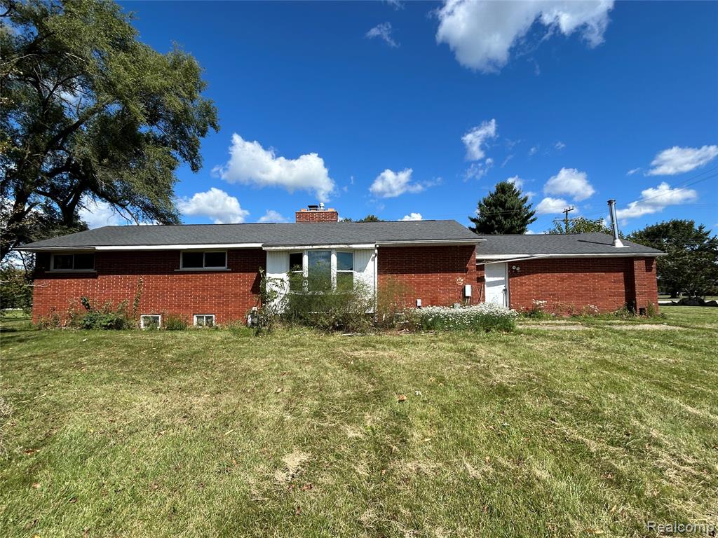 16465 Almont, Allenton, MI 48002 — Photo 13