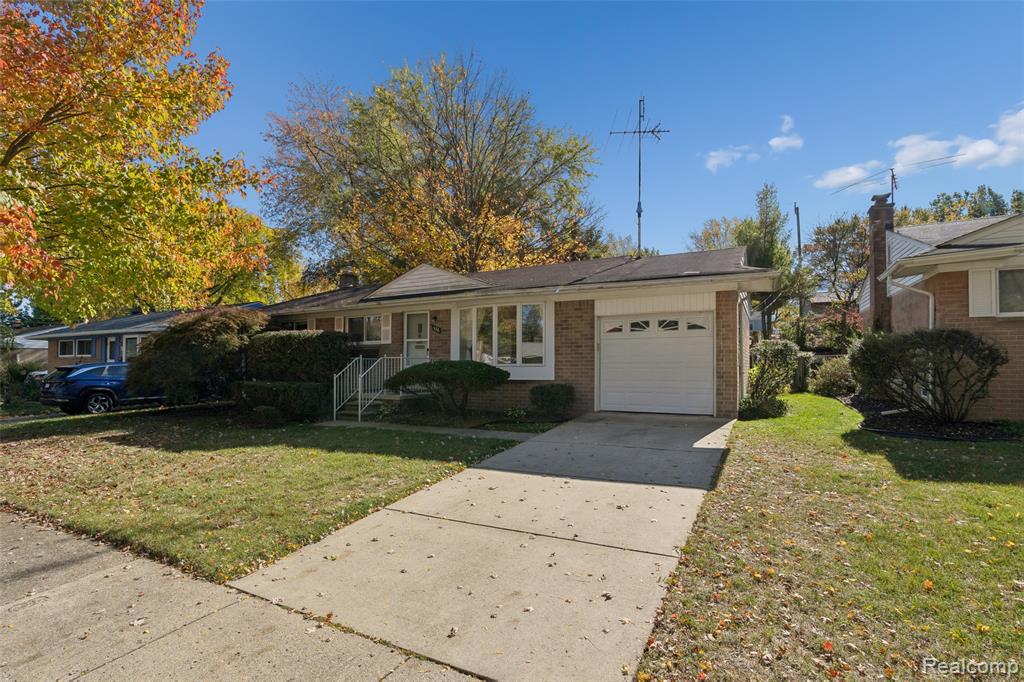 536 Rewold Drive, Rochester, MI 48307 — Photo 2