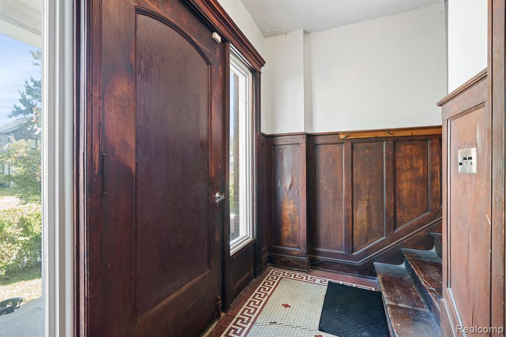 100 Chandler Street, Detroit, MI 48202 — Photo 7