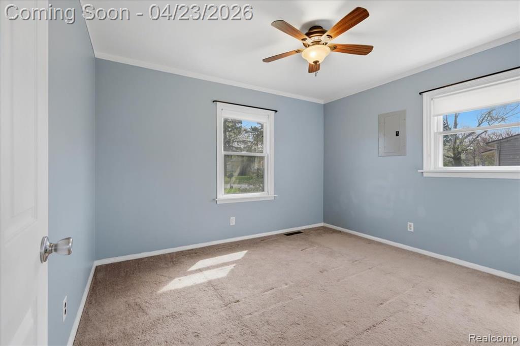 4008 Woodmere Drive, Waterford, MI 48329 — Photo 18